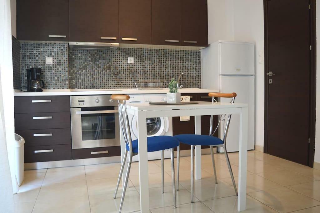 Cosy Studios 1 Close To The City Center Tesalonika Bagian luar foto